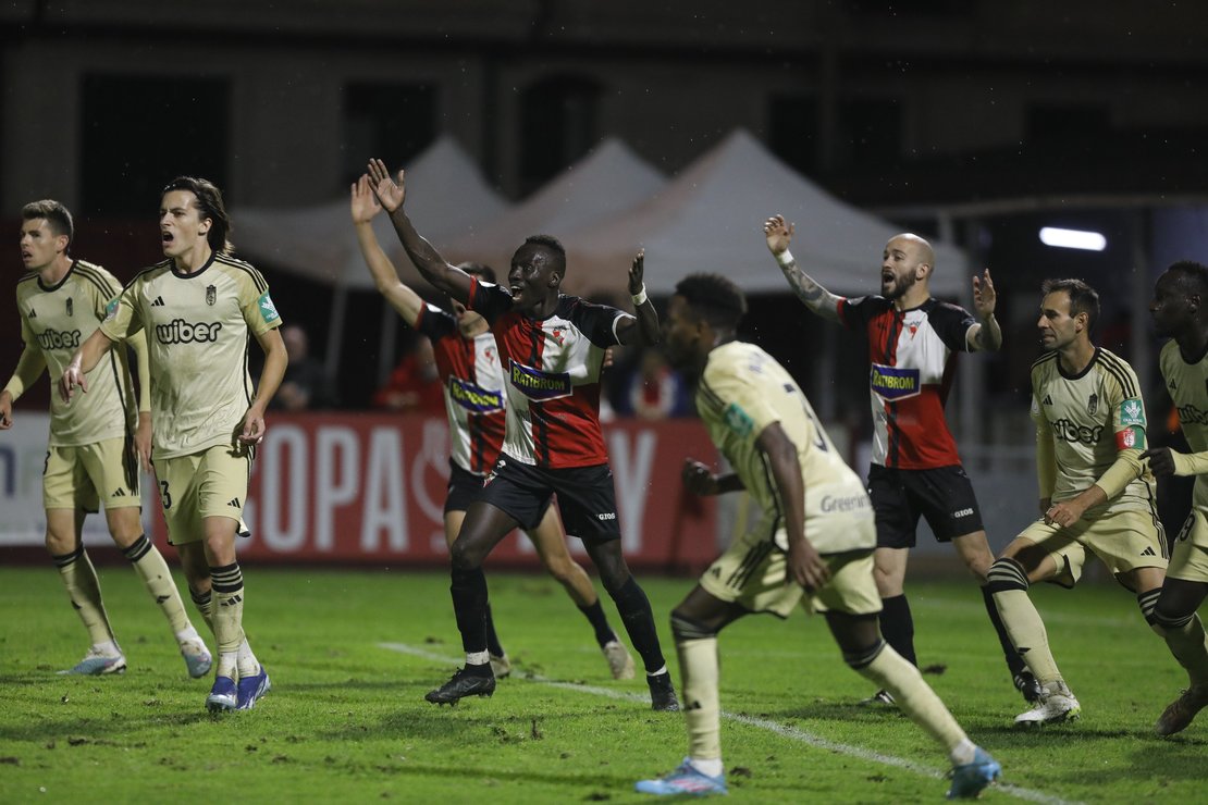 Arosa contra granada club de fútbol