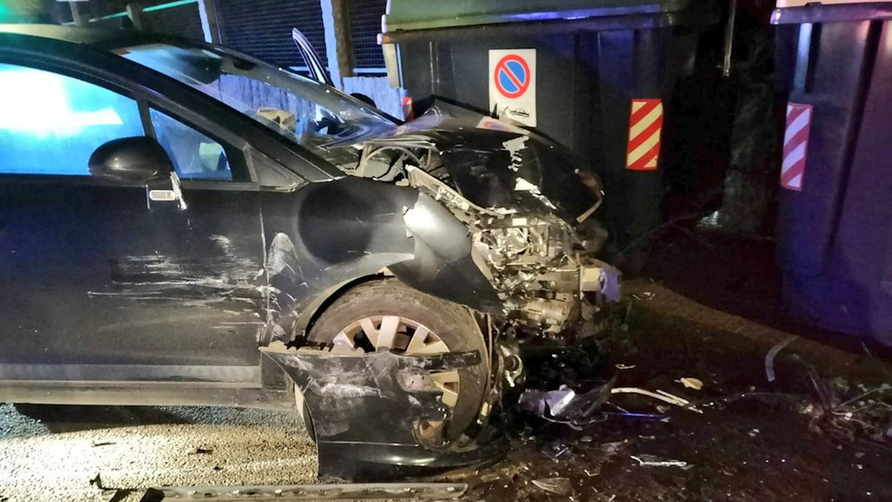 El resultado de uno de los vehículos tras la colisión. DS