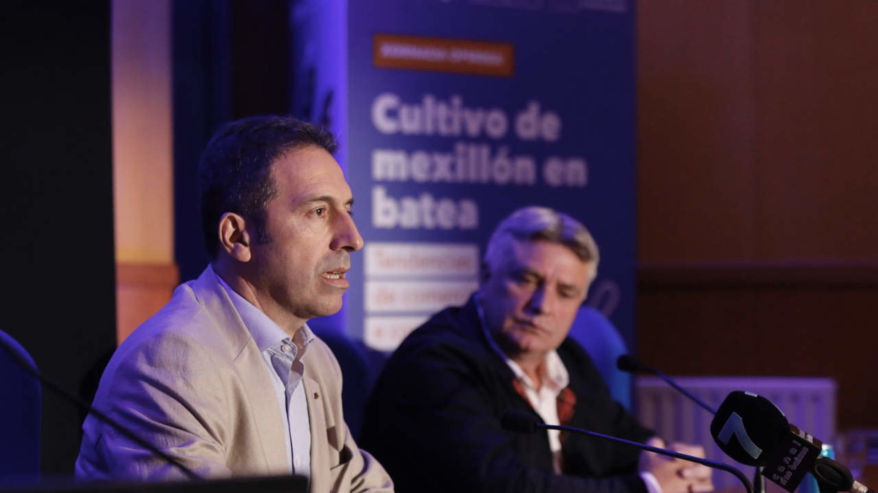 Alfonso Villares en la clausura de la Xornada Opmega cultivo de mexillón en batea. Tendencia de comercialización e consumo. JAVIER CERVERA-MERCADILLO