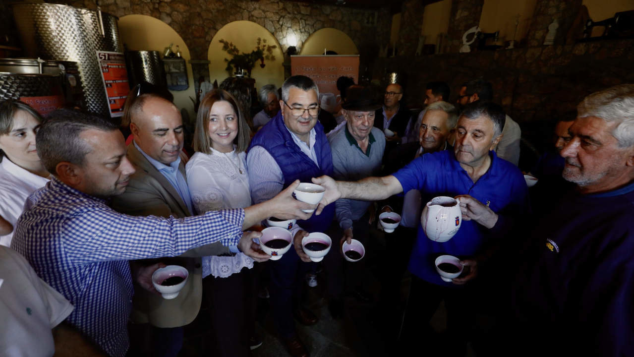 Acto oficial de apertura de la LI Festa do Tinto de Barrantes en Ribadumia. JAVIER CERVERA-MERCADILLO