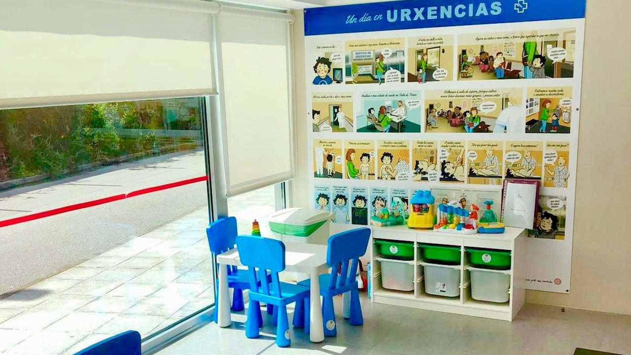 Sala de espera de urxencias de pediatría no Hospital do Salnés. DS