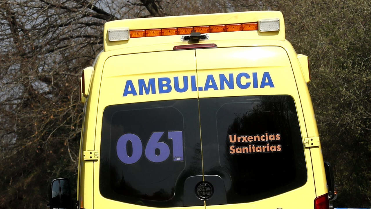  Una ambulancia del 061. AEP 