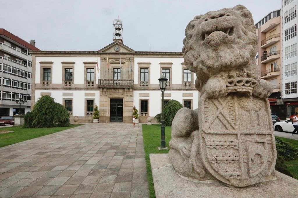 Fachada do Concello de Vilagarcía. JOSÉ LUIZ OUBIÑA.