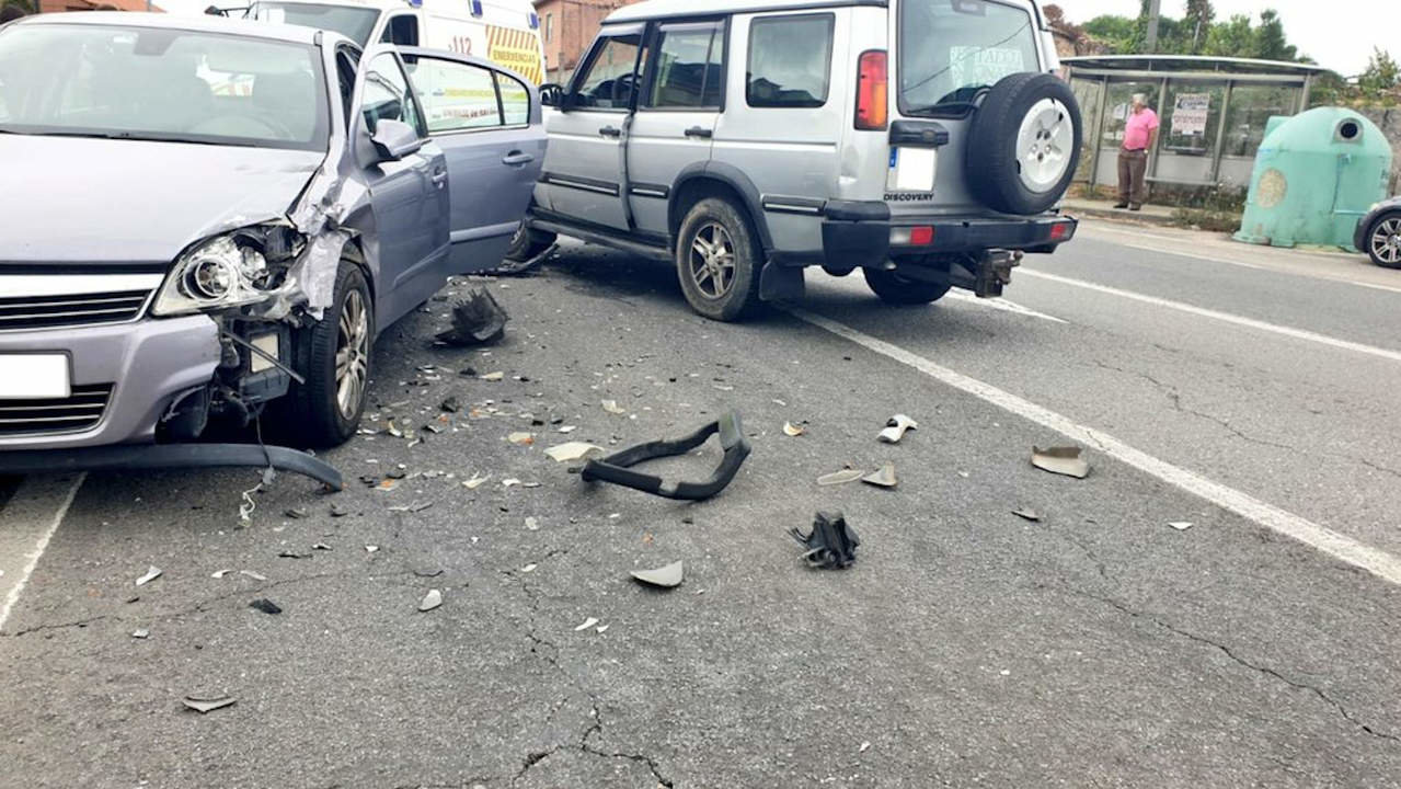 Los dos vehículos accidentados. PC CAMBADOS