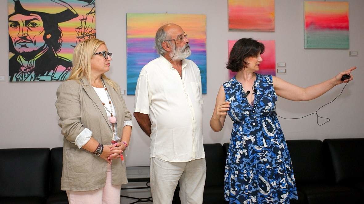 Natividad Parada, Francisco Hernández y Galia Blanco en la inauguración de la exposición. D.P