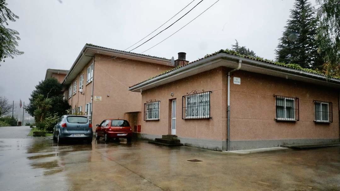 Fachada del Colegio de O Piñeiriño. JOSÉ LUIZ OUBIÑA