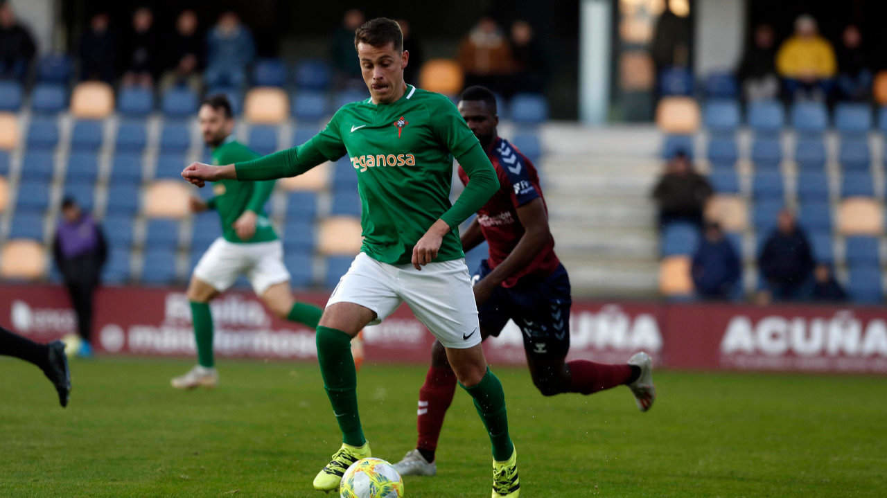 Javi Rey con el Racing de Ferrol en el partido ante el Pontevedra de la temporada 2019-2020. JAVIER CERVERA-MERCADILLO (ADP)