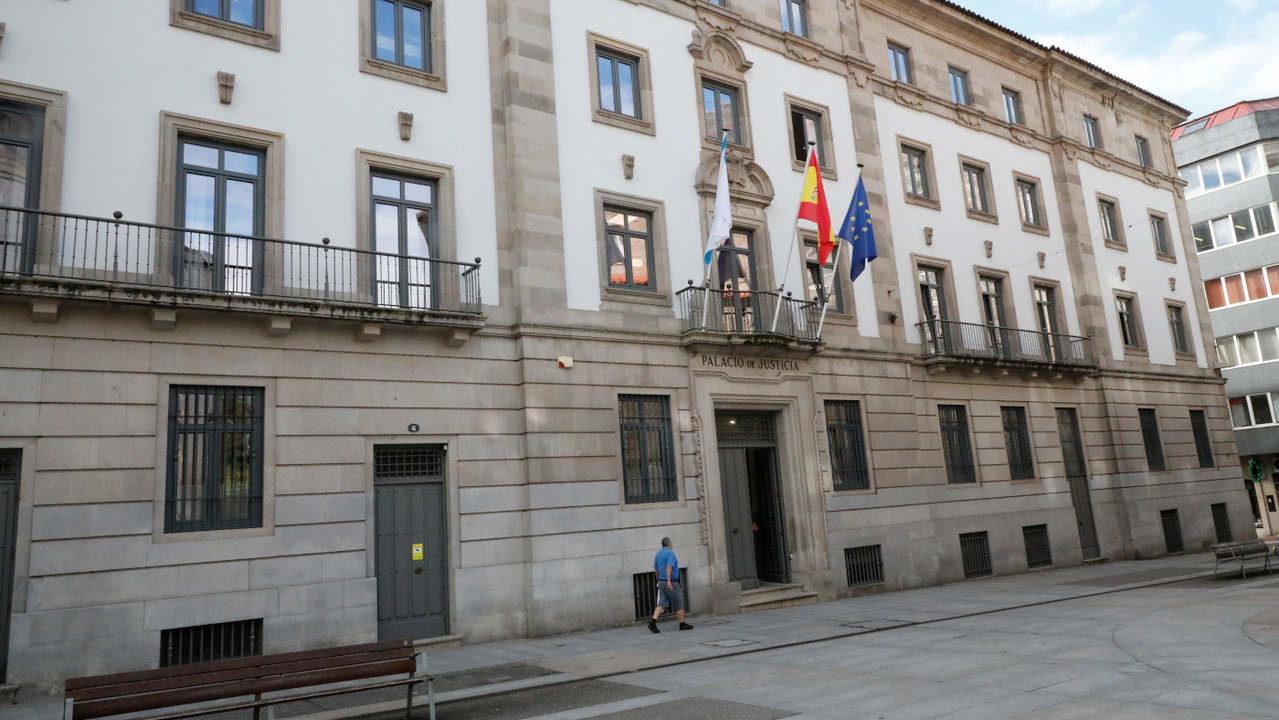  Exterior de la Audiencia Provincial de Pontevedra. JOSÉ LUIZ OUBIÑA 