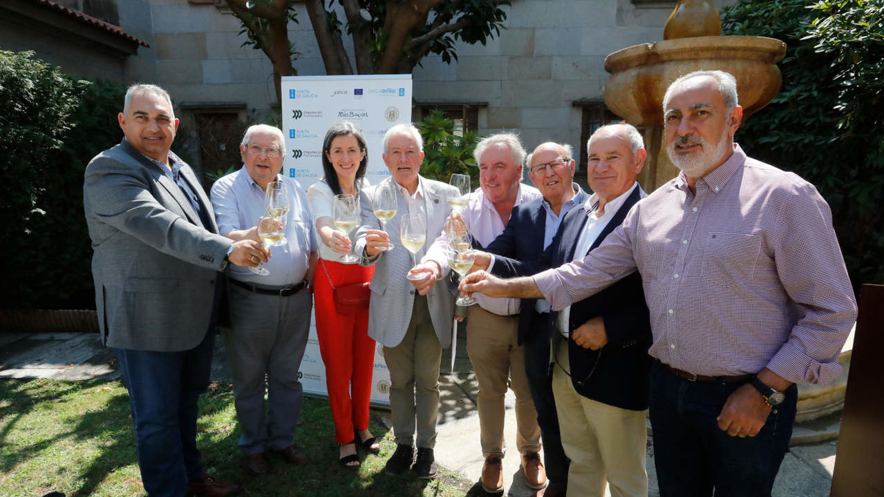 Acto de presentación de la lista completa de Donas y Cabaleiros del Serenísimo Capítulo de la Festa do Albariño 2024. JOSÉ LUIZ OUBIÑA