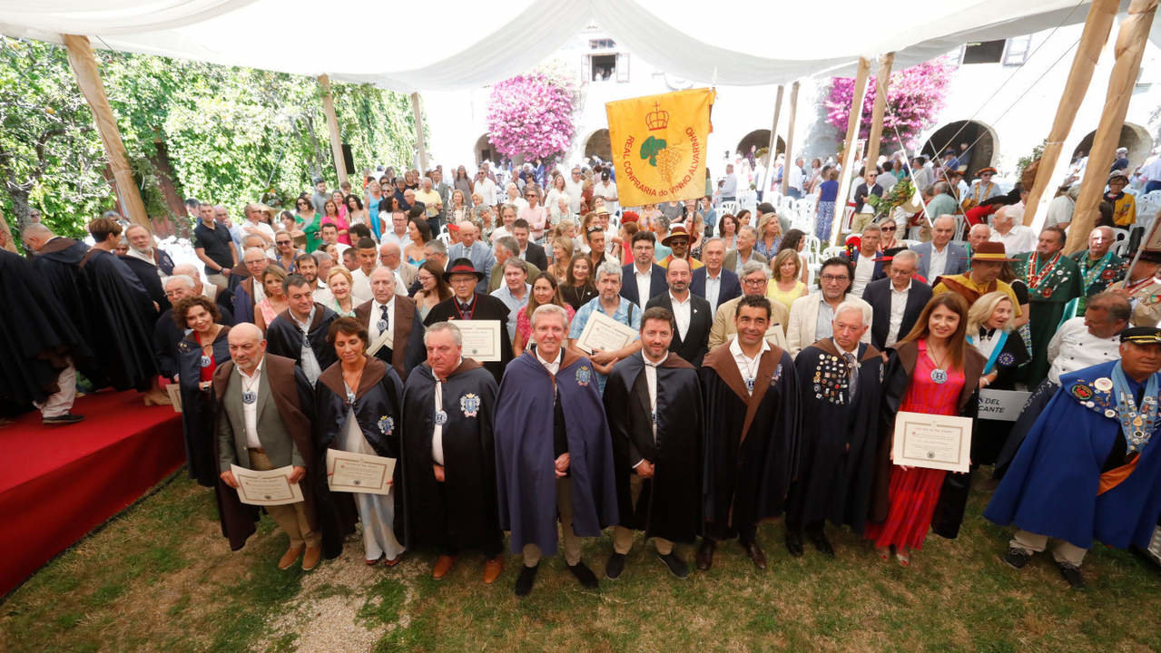 Investidura de las nuevas Donas e Cabaleiros del Capítulo Serenísimo de la LXXII Festa do Albariño 2024. JOSÉ LUIZ OUBIÑA