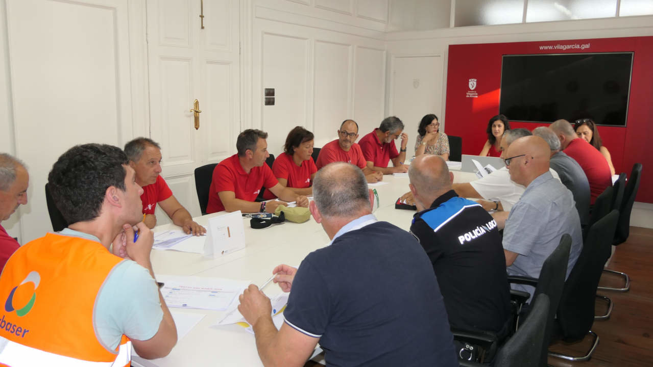 Imagen de la reunión organizativa de las Fiestas de San Roque de Vilagarcía. DS