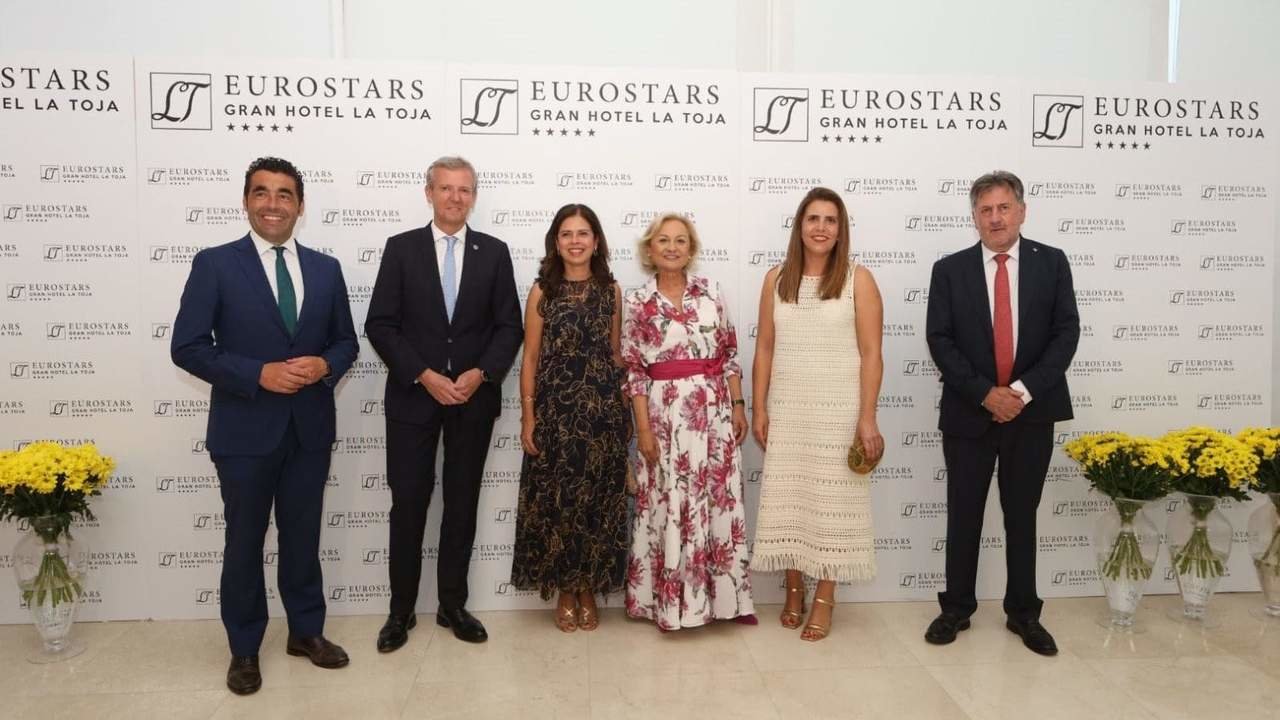 Algunas de las personalidades presentes en la gala como el presidente de la Xunta, Alfonso Rueda. GRUPO HOTUSA