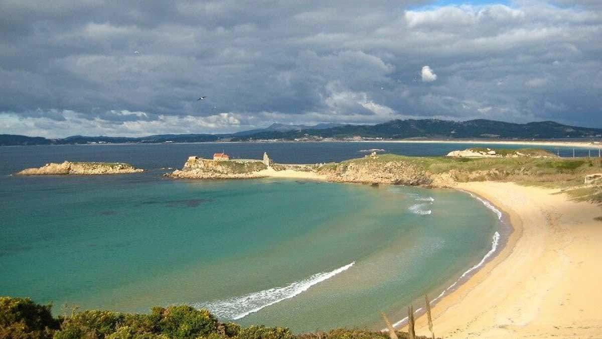  La Romería del baño de las 9 olas en A Lanzada: leyenda y programación. TURISMO RÍAS BAIXAS 