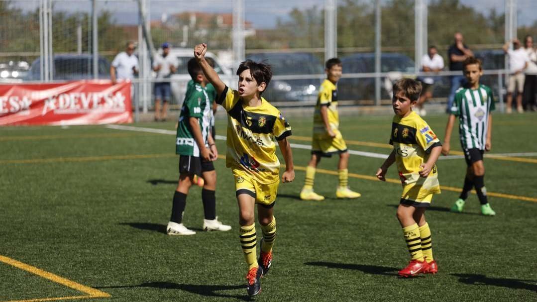 Un instante de la competición en O Revel, en categoría alevín. GONZALO GARCÍA