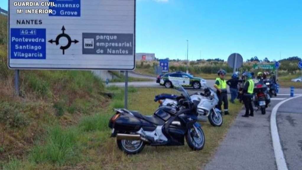 Control a la entrada de Sanxenxo el pasado fin de semana. GUARDIA CIVIL