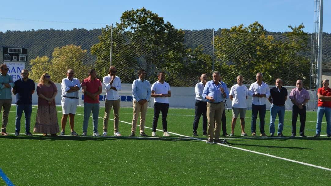 Acto inaugural del campo de fútbol O Cruceiro, en Dorrón. DS