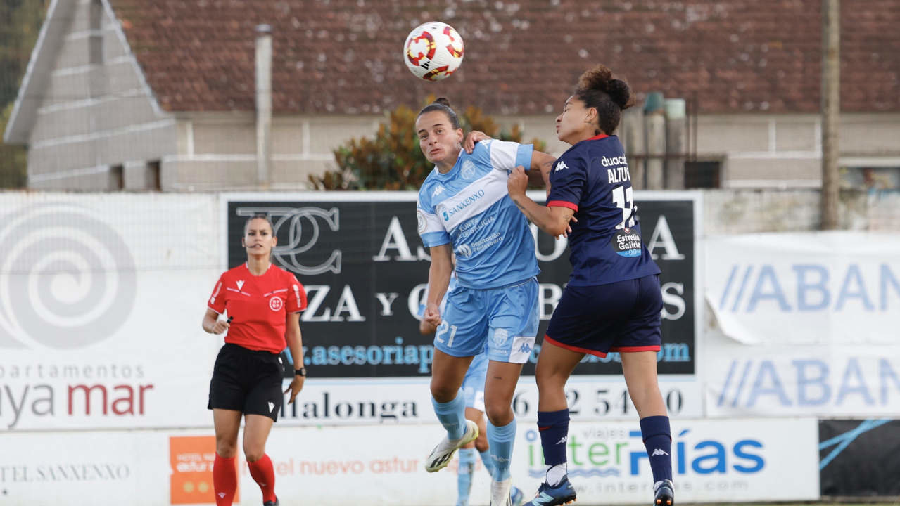 Duelo de Copa de la Reina entre el Atlético Villalonga y el RC Deportivo de la Coruña. GONZALO GARCÍA