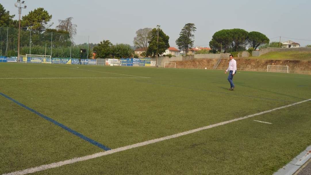 El edil de Deportes, Marcos Guisasola, visitó las instalaciones de Baltar para comprobar su estado. DS